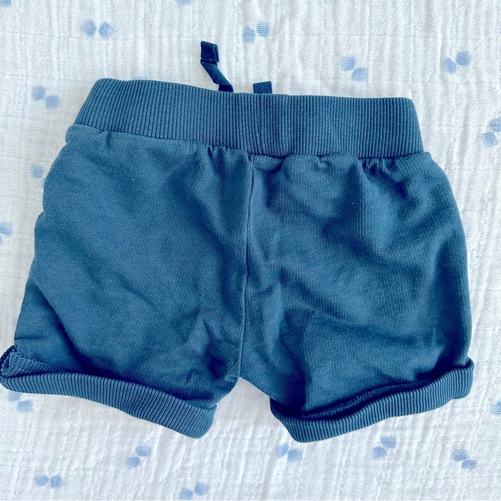Oliver & Rain Organic Cotton Baby Bodysuit & Shorts Set - 3 months - Picture 8 of 10